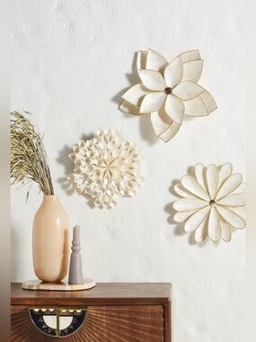 Anthropologie Capiz Flower Wall Charm, Daisy